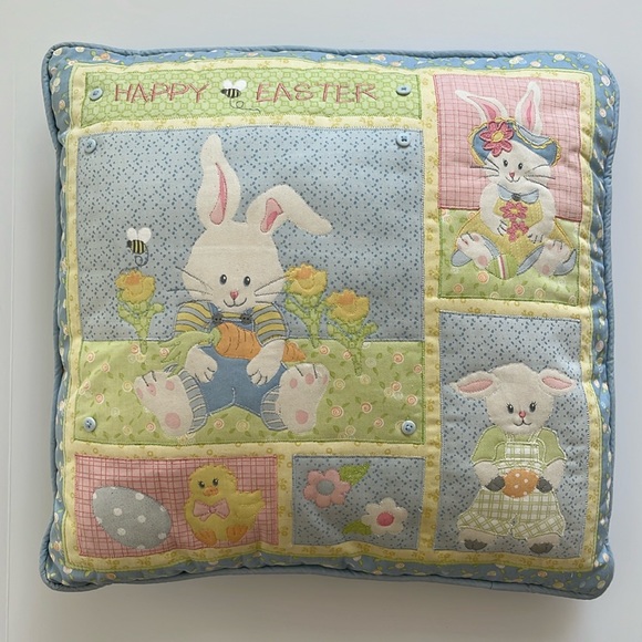 BLOSSOMS & BLOOMS Easter Pillow - Picture 1 of 9